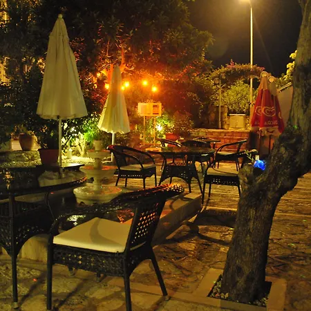 Dionysia Hotel *