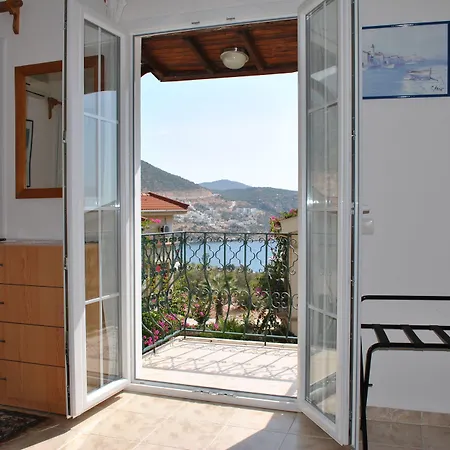 Dionysia Hotel *